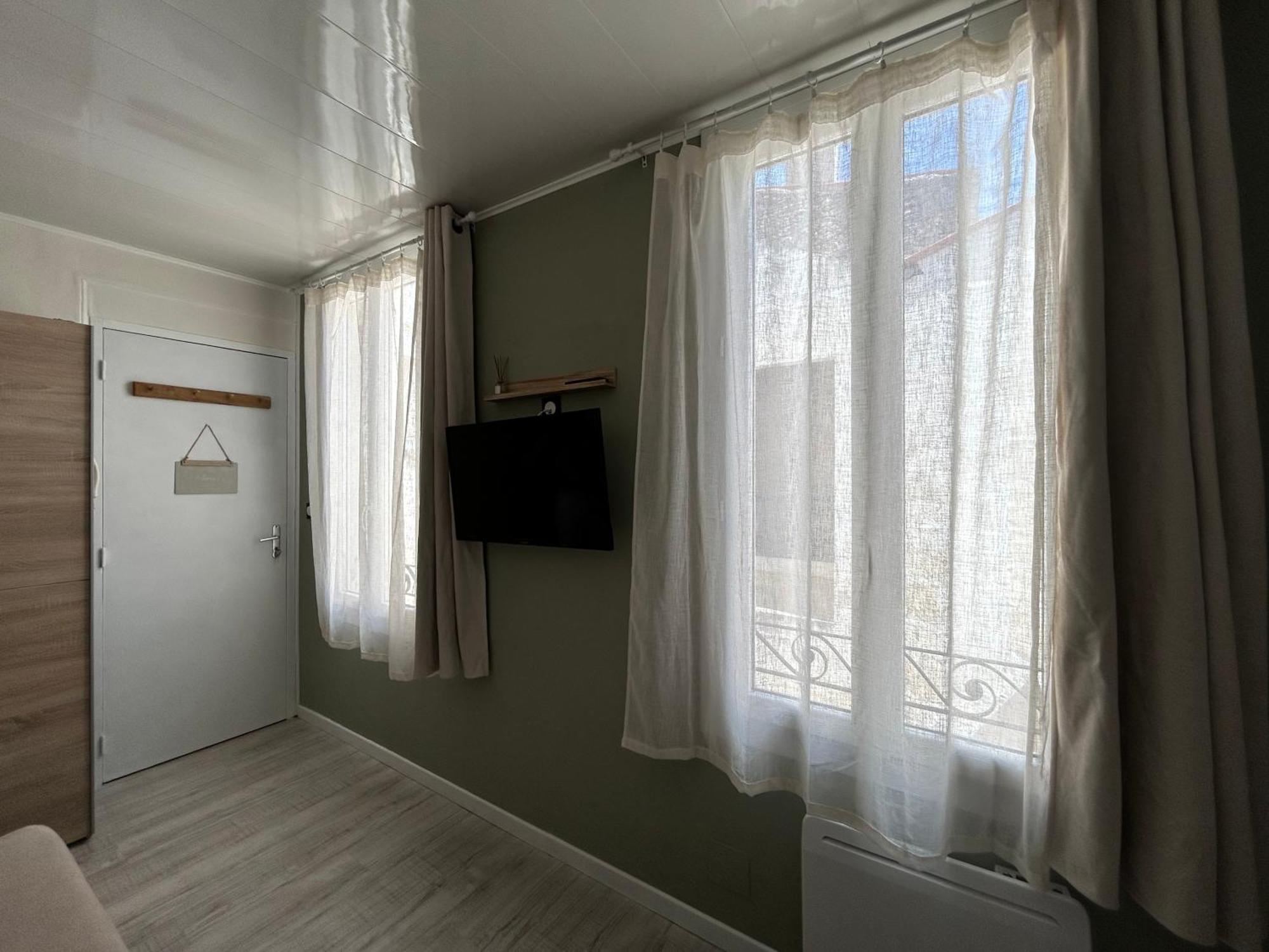 Le Chanzy Proche Des Thermes Et De La Gare Rochefort  Dış mekan fotoğraf